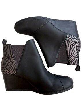 EUC Toms Leather Kelsey Zebra Wedge Boots Black Silver Size 9.5